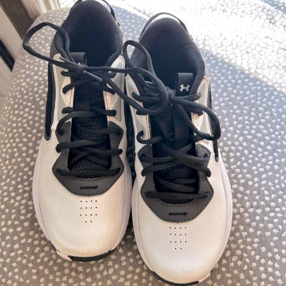 Under Armour MENS LOCKDOWN 6 BASKETBALL SHOE - Size 5.5